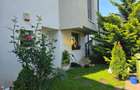 Casă modernă de vânzare, curte, 6 camere, parcare, Zona Vivo, Florești - 1