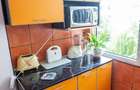 Vand apartament strada Rozelor cu 2 camere, decomandat, situat la etajul 3 - 6