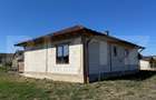 Casa de vanzare, 111 mp, 800 mp de teren, zona Chintelnic