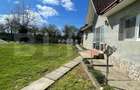 Casa cu 3 camere, 90 mp, 2 anexe gospodaresti si teren de 3000 mp, zona Crucisor - 1