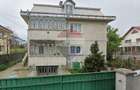 Vila cu 7 camere de vanzare in zona Centrala Aleea Grivitei Roman - 1