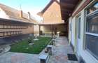 Casa deosebita cu spatiu comercial Rasnov - 12