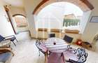 Investitia ideala - Pensiune, zona centrala - 14 camere, 2 apartamente - 20