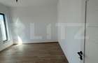 Casa la parter de vanzare, 100 mp, teren 450 mp, zona Crevedia - 11