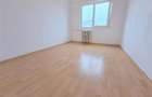 Apartament 3 camere semidecomandat, zona Milcov - 16