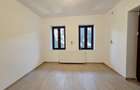Proprietate renovata in oras toate utilitatile LIBERA st 380 mp - 9
