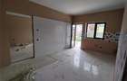 Duplex despartit prin C.T. - spatios -  5 camere - bucatarie inchisa - - 3
