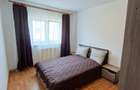 Inchiriez apartament 4 camere et intermediar cu parcare