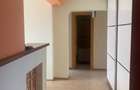 Nerva Traian - stradal , 3 camere, centrala proprie si parcare,direct proprietar