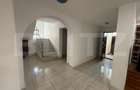 Casa de vanzare cu 5 camere, 200 mp, zona Micro 3 - 12