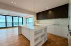 Penthouse cu 4 camere // terasă 70 mp / 200 mp / 3 parking / Straulesti