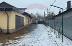 Casă spațioasă 6 camere, 2 băi, garaj spatios și terasă