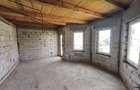 Duplex la rosu, 4400 mp teren, Siret - 19