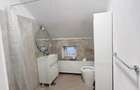 De inchiriat apartament DEOSEBIT la casa, cu 3 dormitoare - 10