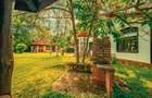 Casa superba cu vedere la lac in Izvorani – piscina, natura,si potential imens! - 19