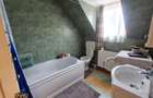Casa formata din doua apartamente, cu curte de 450 mp, in zona Trei Stejari - 3