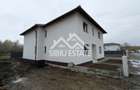 Casa tip duplex  5 camere, teren 400 mp, Selimbar acces usor