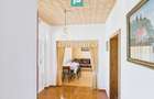 Casă renovată cu curte mare de închiriat în Rontău