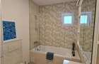 Casa moderna cu 3 camere 2 bai dressing curte zona Centrala - 13