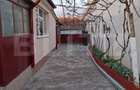 Vand casa in Oradea, intr-o zona linistita, aproape de parc - 2