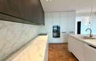 Penthouse cu 4 camere // terasă 70 mp / 200 mp / 3 parking / Straulesti