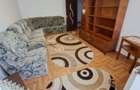 Inchiriez apartament 4 camere et intermediar cu parcare