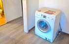 Apartament 3 camere decomandat, 2 bai, balcon inchis, centrala, etaj 1 - 8