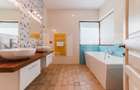 Vila de lux de inchiriat, 240 mp, 800 mp teren, zona Noua