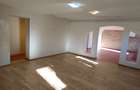 SPATIU ptr. birou cu intrare din strada, zona MIHAI  VITEAZU