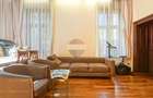 3 camere în Centrul Istoric: 90 mp, curte privată și vedere spre Tampa