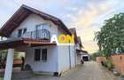 Casa pentru 2 familii, 7 Camere, 2 Garaje, 1500MP Teren - 1