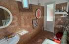 Casă spațioasă cu 6 camere, teren 700 mp, garaj și terasă - 5