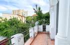 Apartament cu 4 camere in vila Piata Traian - 11