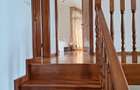 Casa deosebită în Europa – stil clasic, terase și grădină amenajata - 9