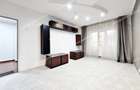 Apartament cu 3 camere, Micro 17, pretabil și pentru activități comerciale. - 1