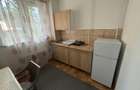 Grivitei decomandat parter/8 mobilat+utilat 300 euro - 4