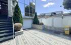 Vilă de închiriat spatioasă | 6 camere | Garaj spatios | Pozitie Centrala - 1