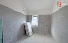 Duplex cu 4 camere despartit prin baie, Mosnita Veche