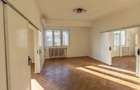 Apartament spațios de lux, renovat integral, zonă excelentă - 11