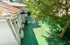 Spatiu comercial | doua cladiri, curte proprie | 300 mp | - 15