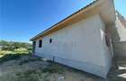 Utvin- toate utilitatile- 4 camere- bucatarie inchisa - 2