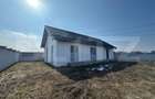 Casă de Vânzare cu 3 camere  în Cartierul Izvor, Tărlungeni - 1