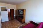 Apartament 3 camere, decomandat, etaj 1, zona centrala - 1