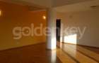 Apartament spatios si luminos cu 4 camere | 2 garaje - 2