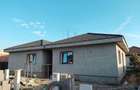Duplex 4 camere - despartit prin CT - zona foarte buna - asfalt - posibilitate a - 5