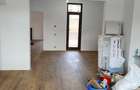 Apartament 5 camere în vila, etaj 1 j și mansarda - 4