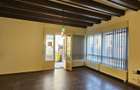 Inchiriez spatiu central,la casa,parter, pretabil pentru birouri sau activitati - 2