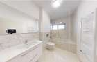 Penthouse cu 4 camere si balcon - 2 bai, intabulat, mobilat - 12