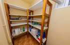 Casă cu 7 camere, 10 ari de vânzare la drumul principal cu 2 intrari - 25