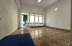 Spatiu comercial/birou de inchiriat – Micro 4, zona cu trafic pietonal intens - 1